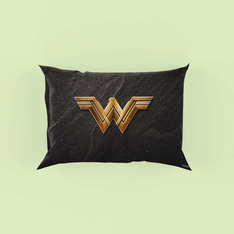Wonder Woman: DC Legendary Heroine Pillow Case